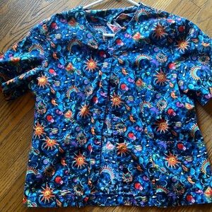 White Cross multi color button down scrub/smock szS/M